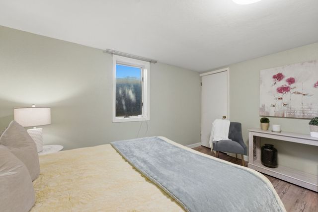 17 Sunset Circle, Bettendorf, IA 52722
