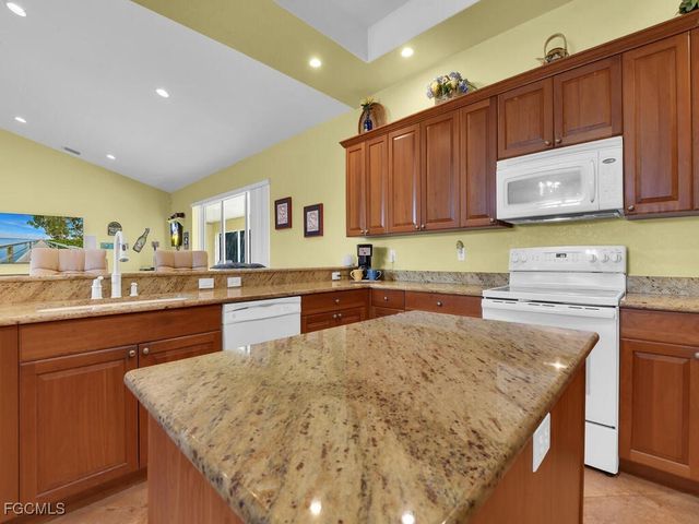 2922 NW 19th ST, Cape Coral, FL 33993