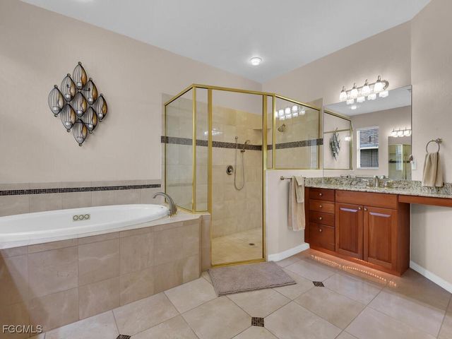 2922 NW 19th ST, Cape Coral, FL 33993