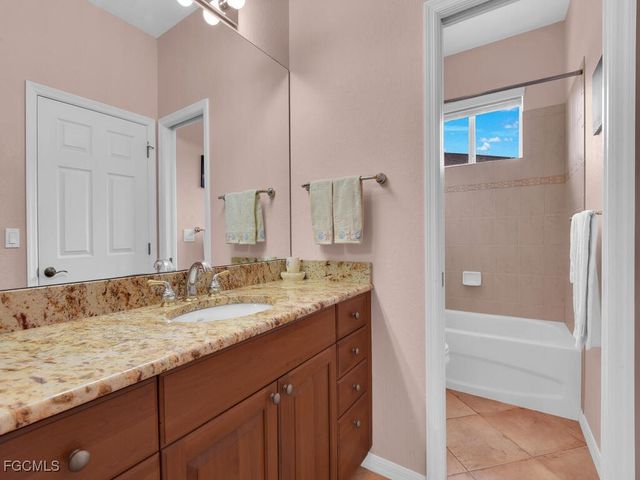 2922 NW 19th ST, Cape Coral, FL 33993