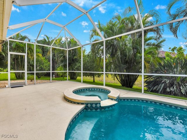 2922 NW 19th ST, Cape Coral, FL 33993