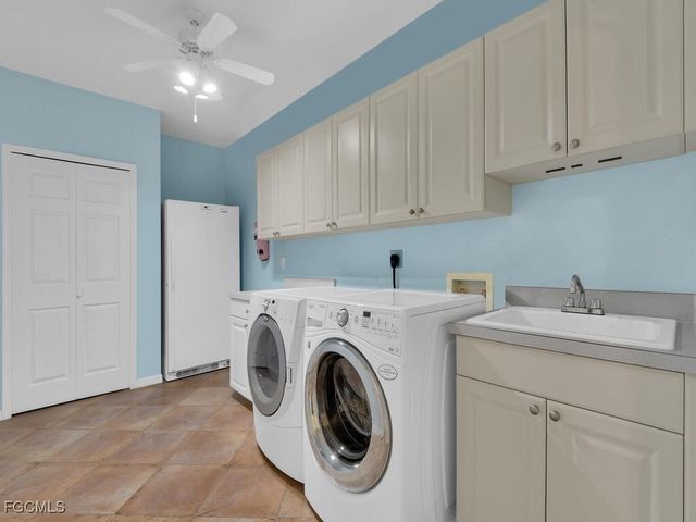 2922 NW 19th ST, Cape Coral, FL 33993