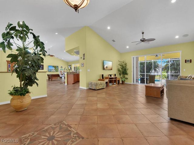 2922 NW 19th ST, Cape Coral, FL 33993