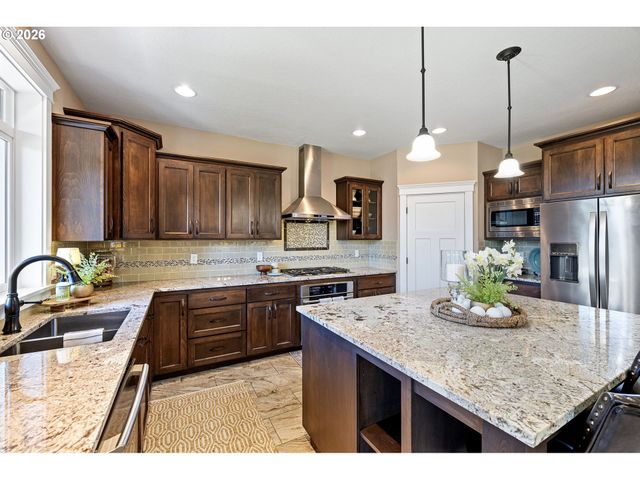 86404 BAILEY HILL Rd, Eugene, OR 97405