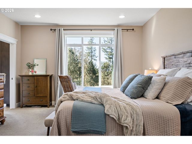 86404 BAILEY HILL Rd, Eugene, OR 97405