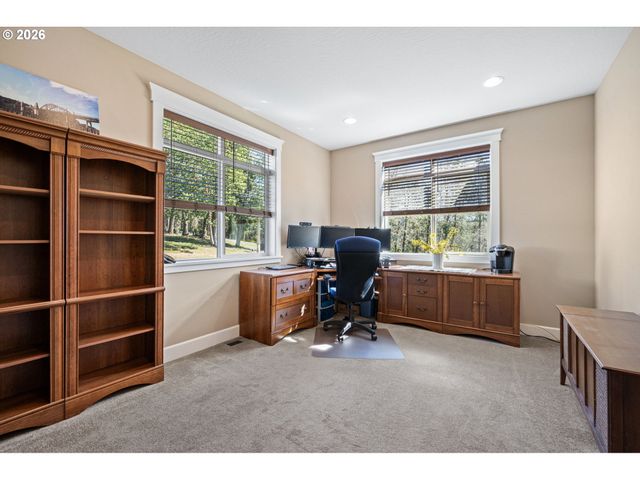 86404 BAILEY HILL Rd, Eugene, OR 97405