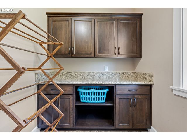 86404 BAILEY HILL Rd, Eugene, OR 97405