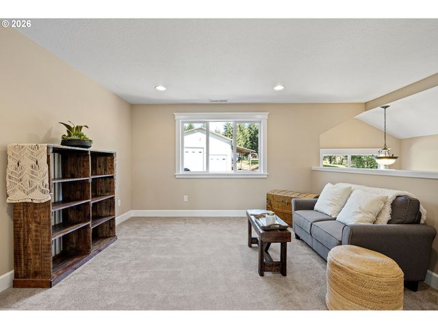 86404 BAILEY HILL Rd, Eugene, OR 97405