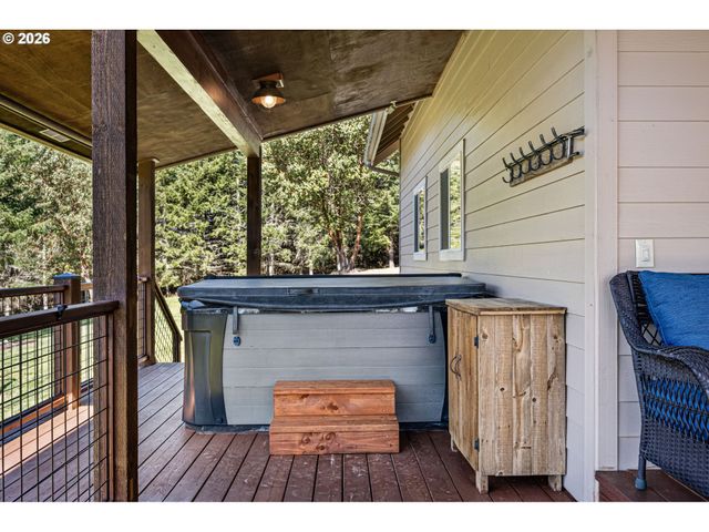 86404 BAILEY HILL Rd, Eugene, OR 97405