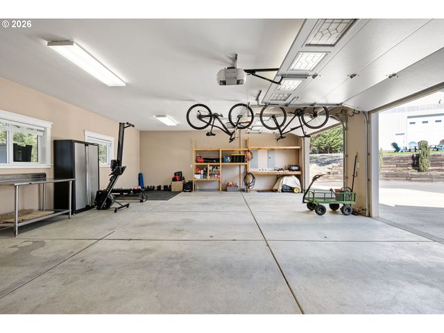 86404 BAILEY HILL Rd, Eugene, OR 97405