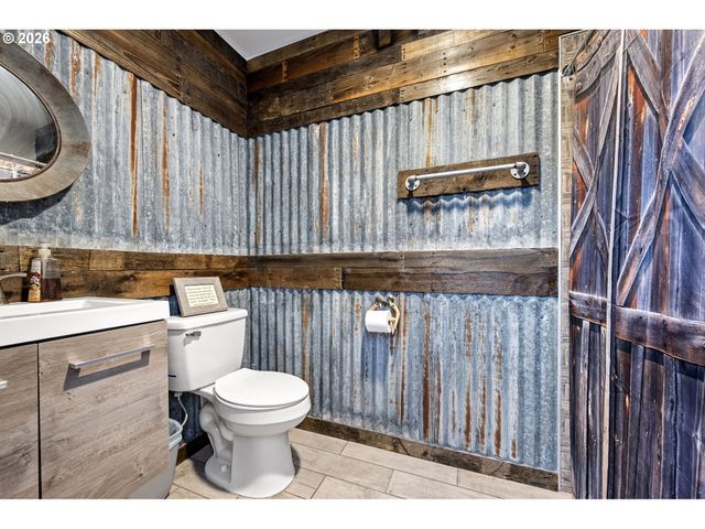 86404 BAILEY HILL Rd, Eugene, OR 97405