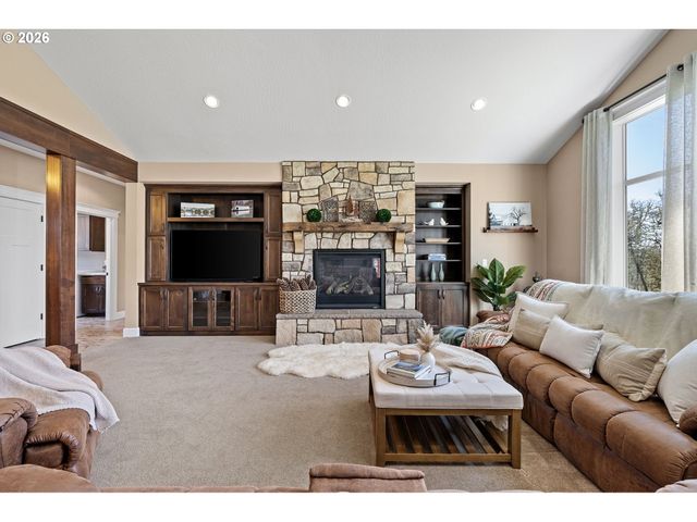 86404 BAILEY HILL Rd, Eugene, OR 97405