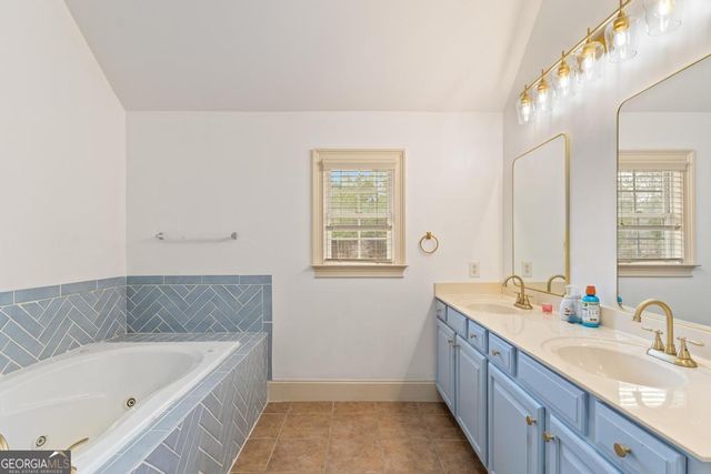 1202 Persimmon Way, Mcdonough, GA 30252