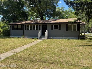 134 Red Bank Avenue, Bayville, NJ 08721