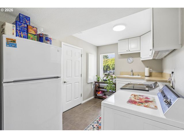 2112 Nw Michelbook Ln, Mc Minnville, OR 97128