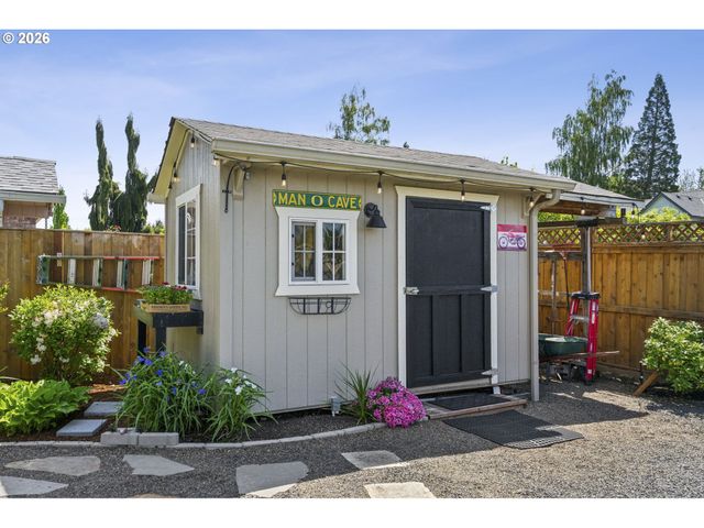 2112 Nw Michelbook Ln, Mc Minnville, OR 97128