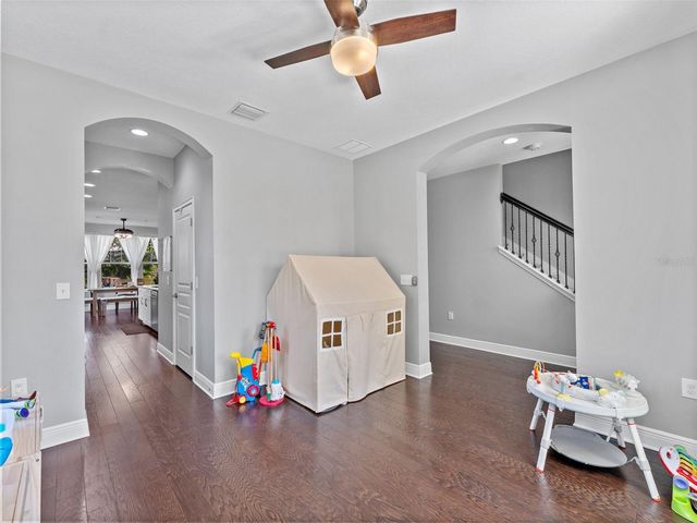 135 24TH AVENUE S, St Petersburg, FL 33705