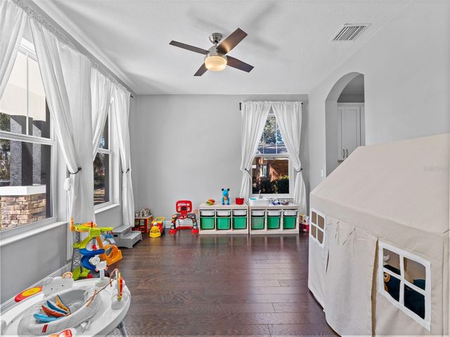 135 24TH AVENUE S, St Petersburg, FL 33705