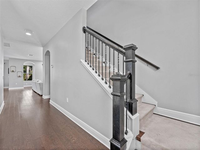 135 24TH AVENUE S, St Petersburg, FL 33705