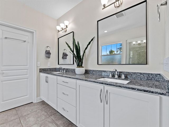 135 24TH AVENUE S, St Petersburg, FL 33705