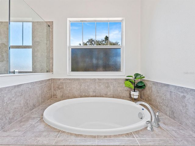 135 24TH AVENUE S, St Petersburg, FL 33705