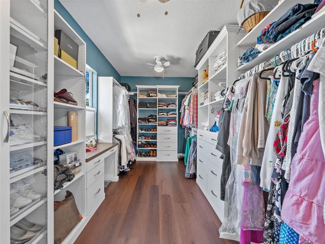 135 24TH AVENUE S, St Petersburg, FL 33705