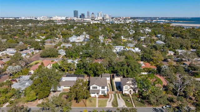 135 24TH AVENUE S, St Petersburg, FL 33705