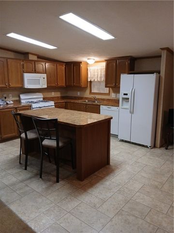 139 Cayuga Way, Manchester, NY 14504