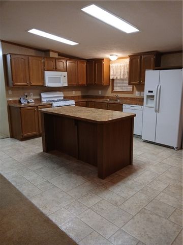 139 Cayuga Way, Manchester, NY 14504