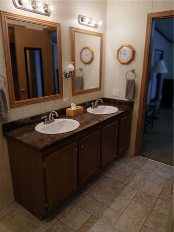 139 Cayuga Way, Manchester, NY 14504