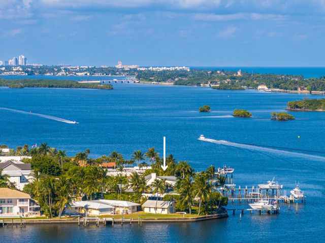 7932 Flagler Court, West Palm Beach, FL 33405