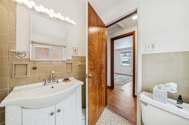 548 Ridge Ave, E Pittsburgh, PA 15112