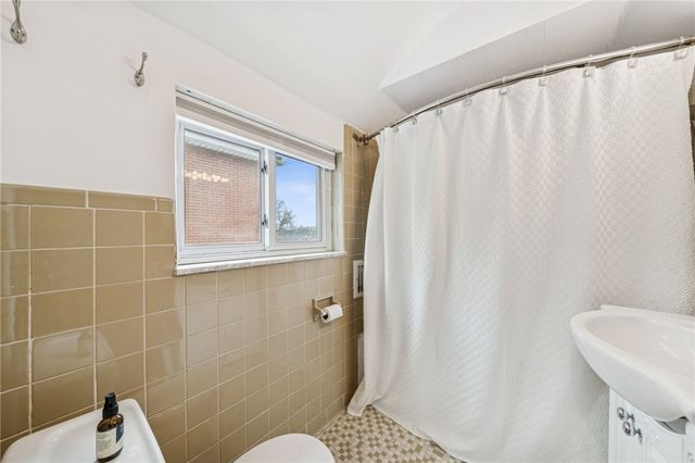 548 Ridge Ave, E Pittsburgh, PA 15112