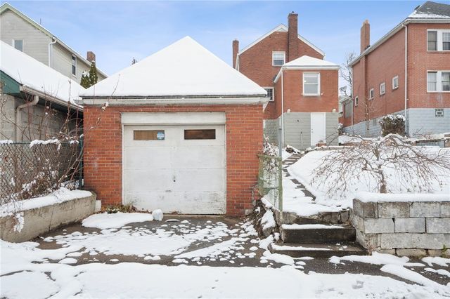 548 Ridge Ave, E Pittsburgh, PA 15112