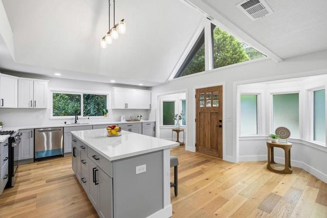 610 Nestora Avenue, Aptos, CA 95003