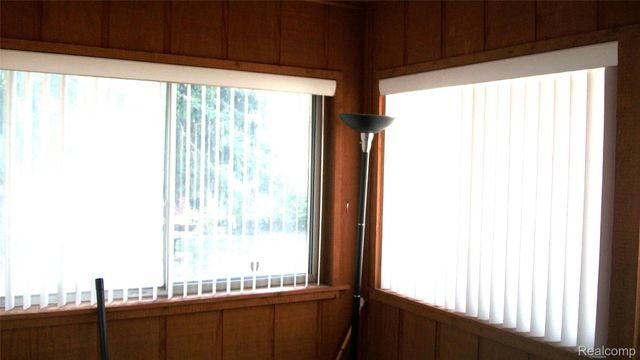 6528 Winona Street, Allen Park, MI 48101