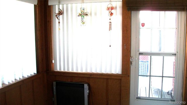 6528 Winona Street, Allen Park, MI 48101