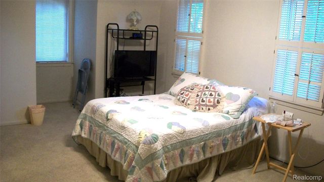 6528 Winona Street, Allen Park, MI 48101
