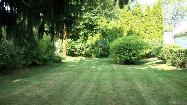 6528 Winona Street, Allen Park, MI 48101