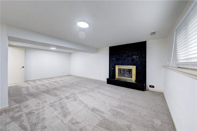 407 SE Moreland School Road, Blue Springs, MO 64014