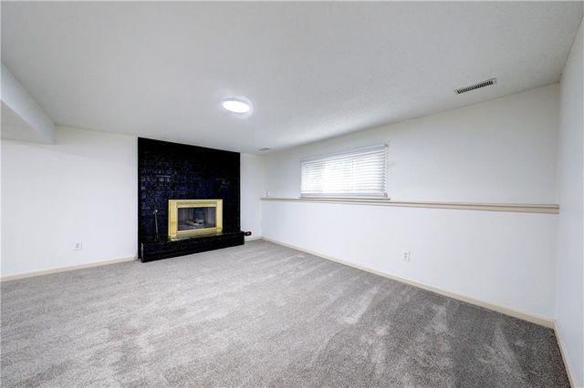 407 SE Moreland School Road, Blue Springs, MO 64014
