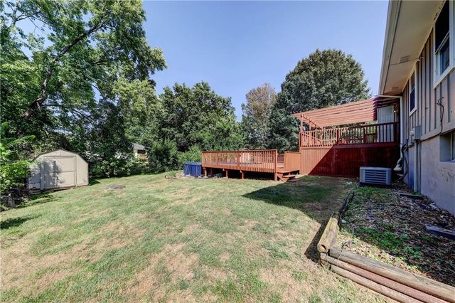 407 SE Moreland School Road, Blue Springs, MO 64014