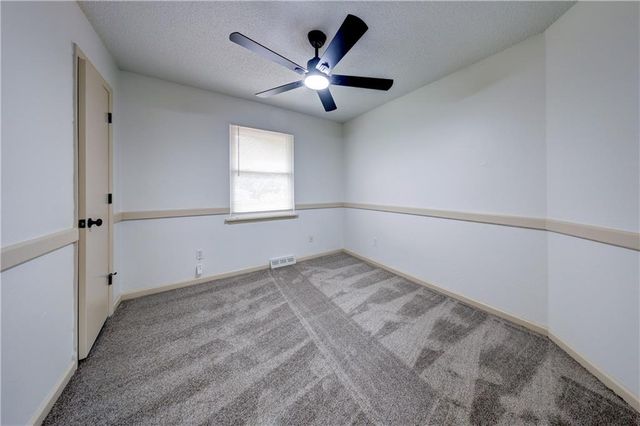 407 SE Moreland School Road, Blue Springs, MO 64014