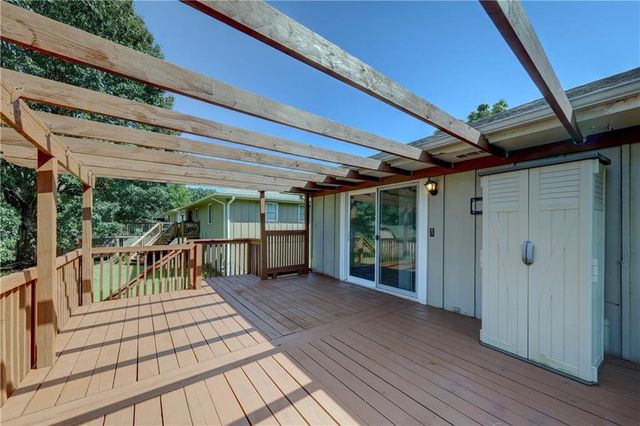 407 SE Moreland School Road, Blue Springs, MO 64014