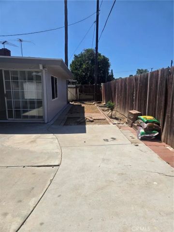 2530 S Rene, Santa Ana, CA 92704