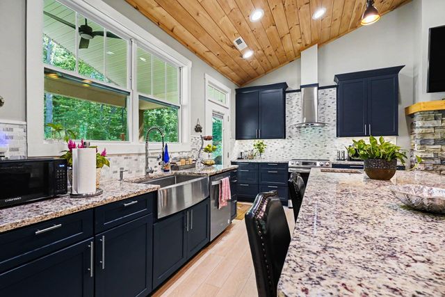 1241 Hayes Road, Columbus, NC 28722