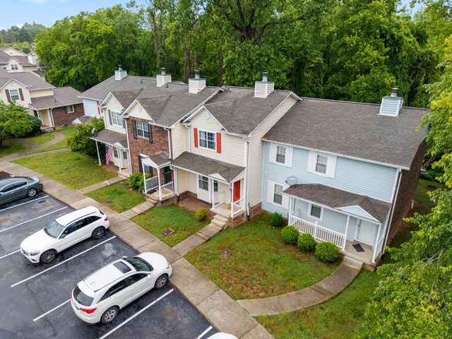 8 Rolling Meadows Dr, Goodlettsville, TN 37072