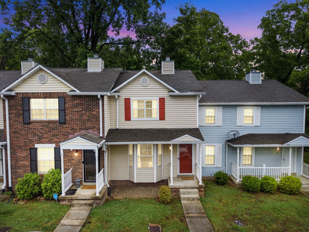 8 Rolling Meadows Dr, Goodlettsville, TN 37072