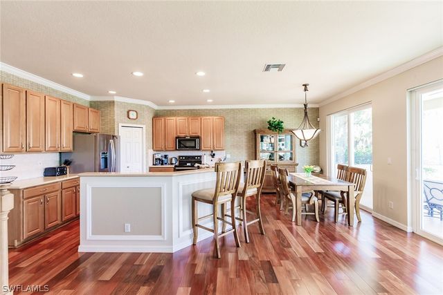 7859 Berkshire Pines DR, Naples, FL 34104