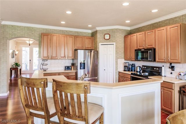 7859 Berkshire Pines DR, Naples, FL 34104